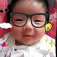 宝宝40天啦！ 30天的时候宝宝就长了4斤🤪 天使宝宝 不哭不闹 吃了乖乖睡 饿了就吃  晚上还不吵不闹的...