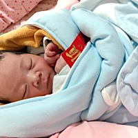 52天的仔仔已经12斤啦～ 小宝贝一下子就长大了很多感觉 健康成长吖( •̀∀•́ )