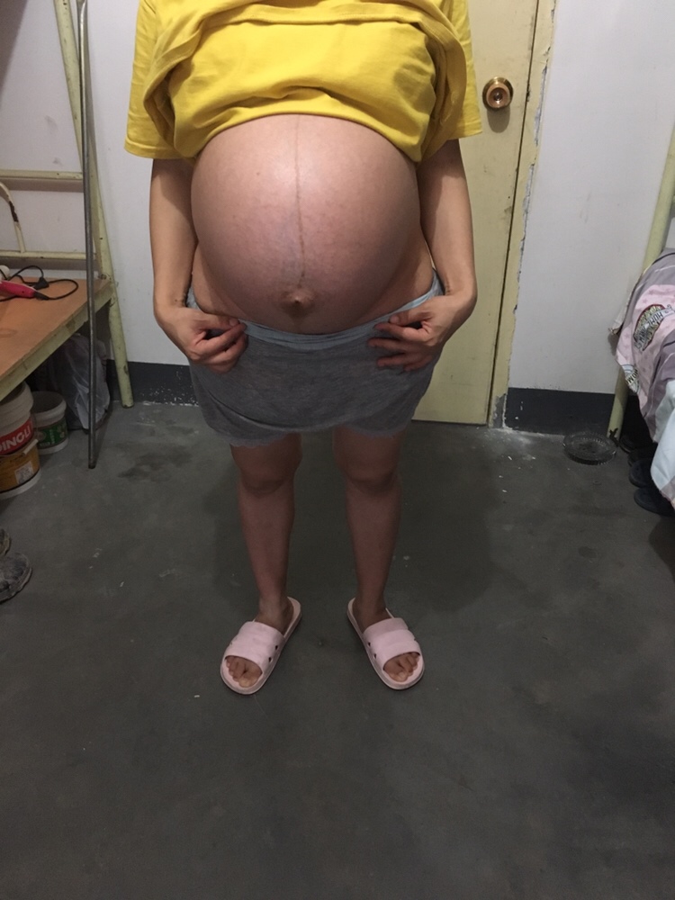 马上就要卸货啦，来猜猜是佩奇还是乔治吧？s生了公布结果。