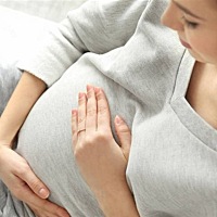 孕妇缺铁性贫血怎么办 孕妇在孕期的时候由于饮食不注意引起的缺铁性贫血的，这个还是需要及时补充的...