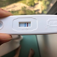 这个是不是不好 害怕是生化4月21-26号上次月经，5月19-21号有一点点褐色，就测出来这么浅一道，今早测是...