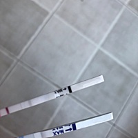 求大伙帮我看看，这是啥意思，姨妈推迟超过十天了！