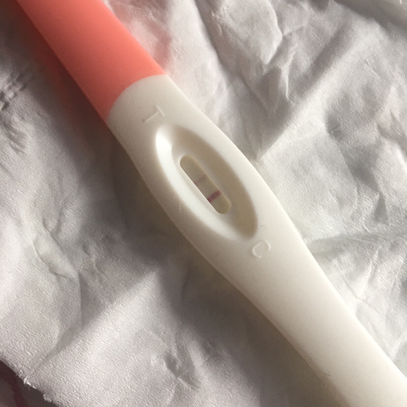 这是第十三天的。今晚测的 比昨天的深了吗？ 今天是姨妈日……