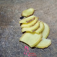 教大家一个小绝招，宝宝流清鼻涕，打喷嚏，就试试炒姜末吧！👉👉👉简直不要太好用了！