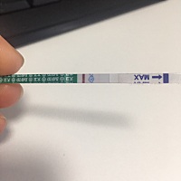 颜色好像没怎么加深！我很怕！什么时候才会一样深的？今天是姨妈日。我之前有过宫外孕、生化妊娠、胚胎...