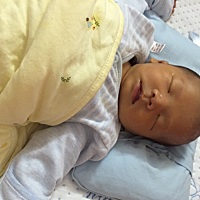 宝宝不喜欢吸母乳，用吸奶器吸出来又喝，就是喜欢喝奶瓶，有没有哪位宝妈支个招让宝宝吸母乳