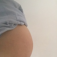 早上起来怎么感觉肚子小了，感觉肚子好小，一个月过去了没大。