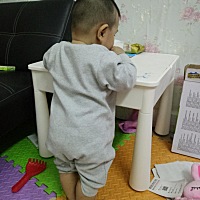 宝宝6个月能自己站起来了，嘻嘻