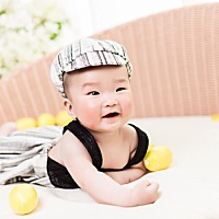 连续几天宝宝后半夜总是醒来睡不踏实，大概半个小时醒一次，抱着就睡的香，太折腾人了