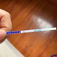 上个月生化掉了，然后这个月是5.1来的例假！今天就抱着试试的心态验了下，双杠！