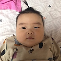 记录一下，五个半月的丑宝终于长牙了！