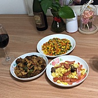 从怀孕就没上班一直在家呆着...每天唯一的乐趣就是晚上自己做点自己爱吃的饭菜，坐等老公下班，厨艺...