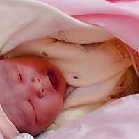 喜报喜报，2019.05.27.08.35顺产7斤男宝一枚，轻微撕裂缝两针，没打无痛，没打麻药，从疼到生出来共计4...