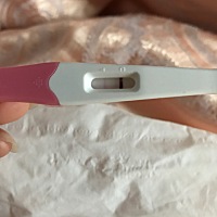 头些天是检查怀孕了，但是流血了，胚胎没到宫腔就流血了，医生说不算流产，多久能在怀孕呢