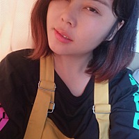 老公不在家，好寂寞呀，为什么别人的老公每天都陪在老婆上班，也能养家，我老公就长期在外面打工，...
