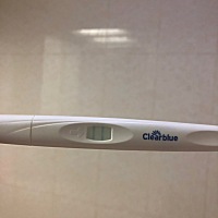 姐妹们，帮我看一下排卵试纸测试这个是排卵吗？🙏🙏🙏