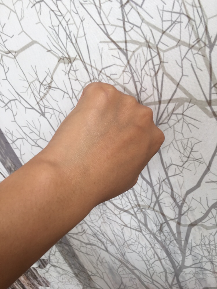 它流动性真的超强，特别特别水润～