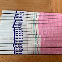 这哪条算排卵啊，一会深一会浅的