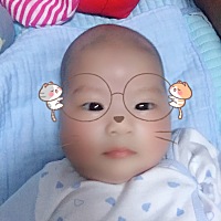 宝宝两个多月这两天外阴变黑了也没有以前饱满了？是怎么回事？大家有知道的吗？ 。