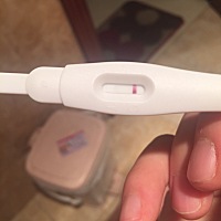 又是白板💔我连续测了三天了，就不能给我一次惊喜吗？五月七号来姨妈，24号排，现在测出来的宝宝们有...