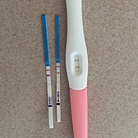 和男朋友谈了四年，准备买房结婚。房子还没有看好，发现自己意外怀孕了，他很开心，但是我压力很大，也...