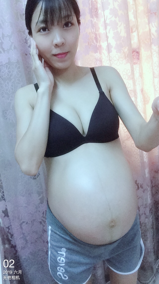 呵呵（｡ӧ◡ӧ｡）运动孕妇裤也很好穿哟！不会勒肚子，裤子百搭价格实惠可以入手哟！