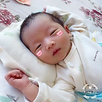 小朋友已经20天了，已经长了2斤。 月子里的日子不好过，每天都在数日子 …… 马上快出头了，就能出...