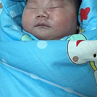 顺产7.8斤大胖闺女，无侧切无撕裂，接健康宝宝的走起来