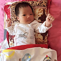 美岐宝宝十四天咯，还算乖巧懂事，知道心疼妈妈，晚上整宿不哭闹，洗澡换纸尿裤都老实的，我的小棉...