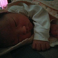 好想赶紧出月子，还想分开住，婆婆自从有了孙女后，对我们所有人都发火，神经一样，把全家人都骂，我是...