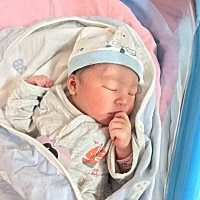 肝功异常 预产期6.8号 6.3号放球囊 6.4号八点半进带产房滴缩宫素 上了导乐老公待产房内全程陪伴 下午三...