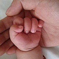 暖暖的，小手拉大手，妈妈的心肝宝贝