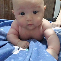 两个月了，时间过得好快！看着你一天天长大，累并快乐着😘