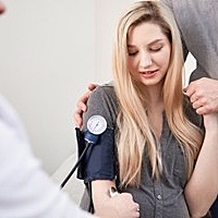 非经期出血有血块流出是什么原因 大家都知道对于女性朋友来说，关于妇科方面的问题有很大的可能都是通过...