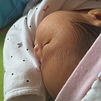 想问下最近生娃的宝妈们，坐月子你们开空调洗澡洗头了吗？我今天已经是第十二天了，人都快馊了。。...