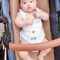 每次出门总会有很多人对宝宝感兴趣，夸宝宝，虽然夸宝宝会让人有点开心，但是我更多的却是“烦”，烦的...