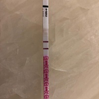 人家说排卵期的时候在枕头下面放个姨妈巾容易好孕？我金秀儿排卵试纸测试到了强阳，我试试去[皱眉]