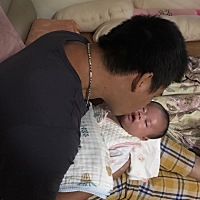 有了这个小子之后生活发生了翻天覆地的变化，以前有时间就天天到处跑，现在一到九点就进房间带娃，...