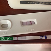 哪位大神帮我看看这是有了还是没有 好慌啊，上个月6号来的姨妈，这个月11号还没来，就无意测测 可是我一...