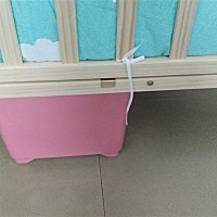 婴儿床下面可以放储物箱吗？