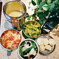 我的月子餐，有一个会做饭又爱做饭的老公真是幸福啊……哈哈哈……但是！月子里各种汤，喝的我感觉...