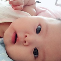 明天宝宝就满一百天了 希望宝宝永远健康快乐