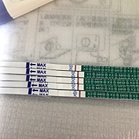 连着测了几天，试纸也没有加深，有同样情况的姐妹么，宝宝健康出生的，好害怕这个也生化了，哎