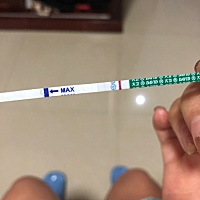 5月份是12号来的姨妈  6月12了没来晚上10点多测的  刚开始没有我还以为没戏了  结果洗完澡就发现一条浅...