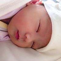 宝宝已从监护室出院回家，感谢上天赐予我一个带酒窝的小美女，你是我的小天使。经历了这么多，一儿...