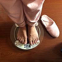 今日份体重😂  妥妥的平台期 月子里体重估计不会怎么变动了 出了月子加上运动再减重吧੧😭੧