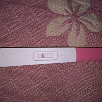 末次520，刚刚用验孕棒测试的，看到了意念灰，不知道是不是，大家帮忙看看