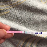 姨妈推迟了9天的结果，这是排卵试纸，强阳是又准备排卵了吗