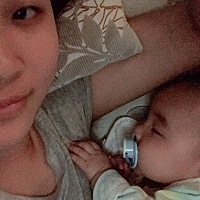 一到晚上就特别黏👩妈妈，侧睡贴着妈妈才能睡着的乖宝宝
