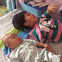 血缘真是一个神奇的东西，看到大宝和two宝这种温馨的场面，自己顿时觉得虽然受累，但真心
